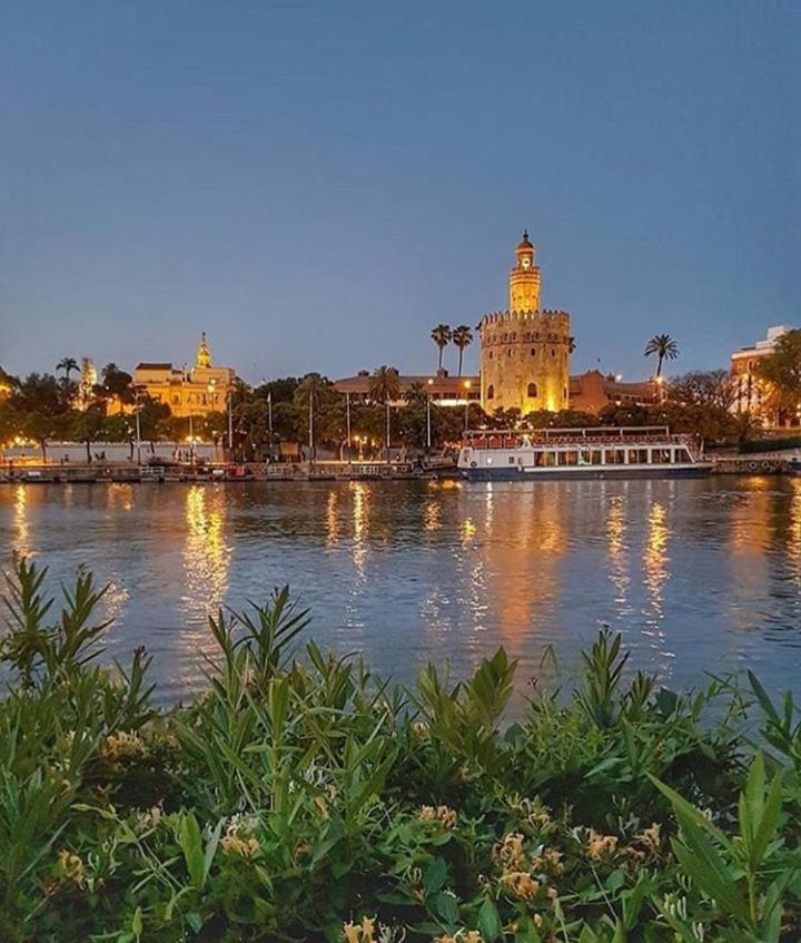 Apartamento Con Vistas Al Rio Guadalquivir En Triana, Sevilla Eksteriør bilde